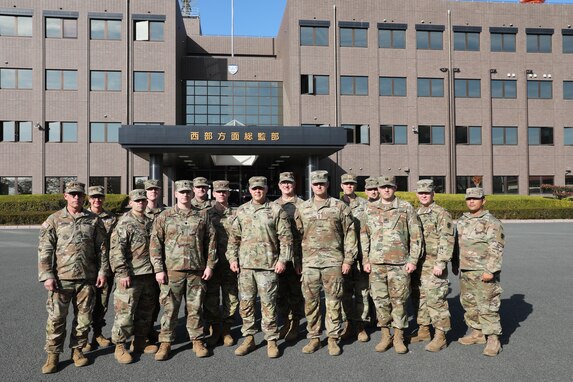 206th Digital Liaison Detachment increases joint readiness during Yama Sakura 83