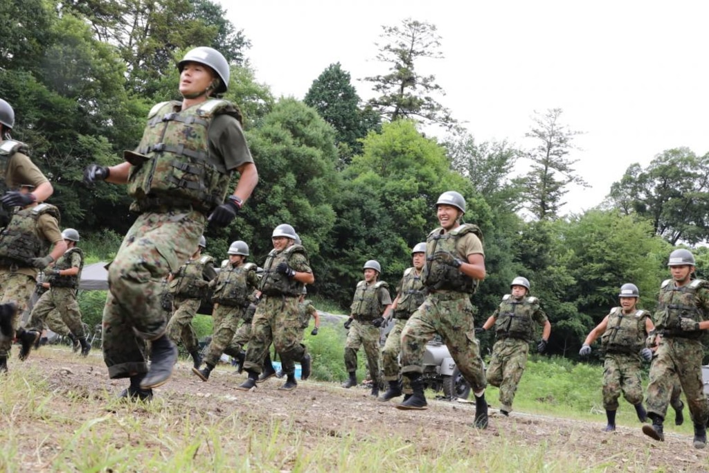 Trekking out to the body of water located between the Sagamihara and Atsugi areas of the Kanagawa prefecture, the joint-U.S. and Japanese team’s goal was to compete in a team-building exercise – one that comprised over 50 JGSDF soldiers, whose ages ranged from 18-35.