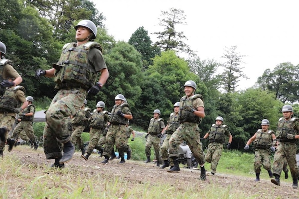 Trekking out to the body of water located between the Sagamihara and Atsugi areas of the Kanagawa prefecture, the joint-U.S. and Japanese team’s goal was to compete in a team-building exercise – one that comprised over 50 JGSDF soldiers, whose ages ranged from 18-35.