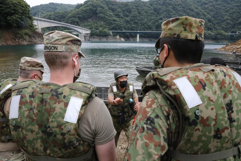 Trekking out to the body of water located between the Sagamihara and Atsugi areas of the Kanagawa prefecture, the joint-U.S. and Japanese team’s goal was to compete in a team-building exercise – one that comprised over 50 JGSDF soldiers, whose ages ranged from 18-35.