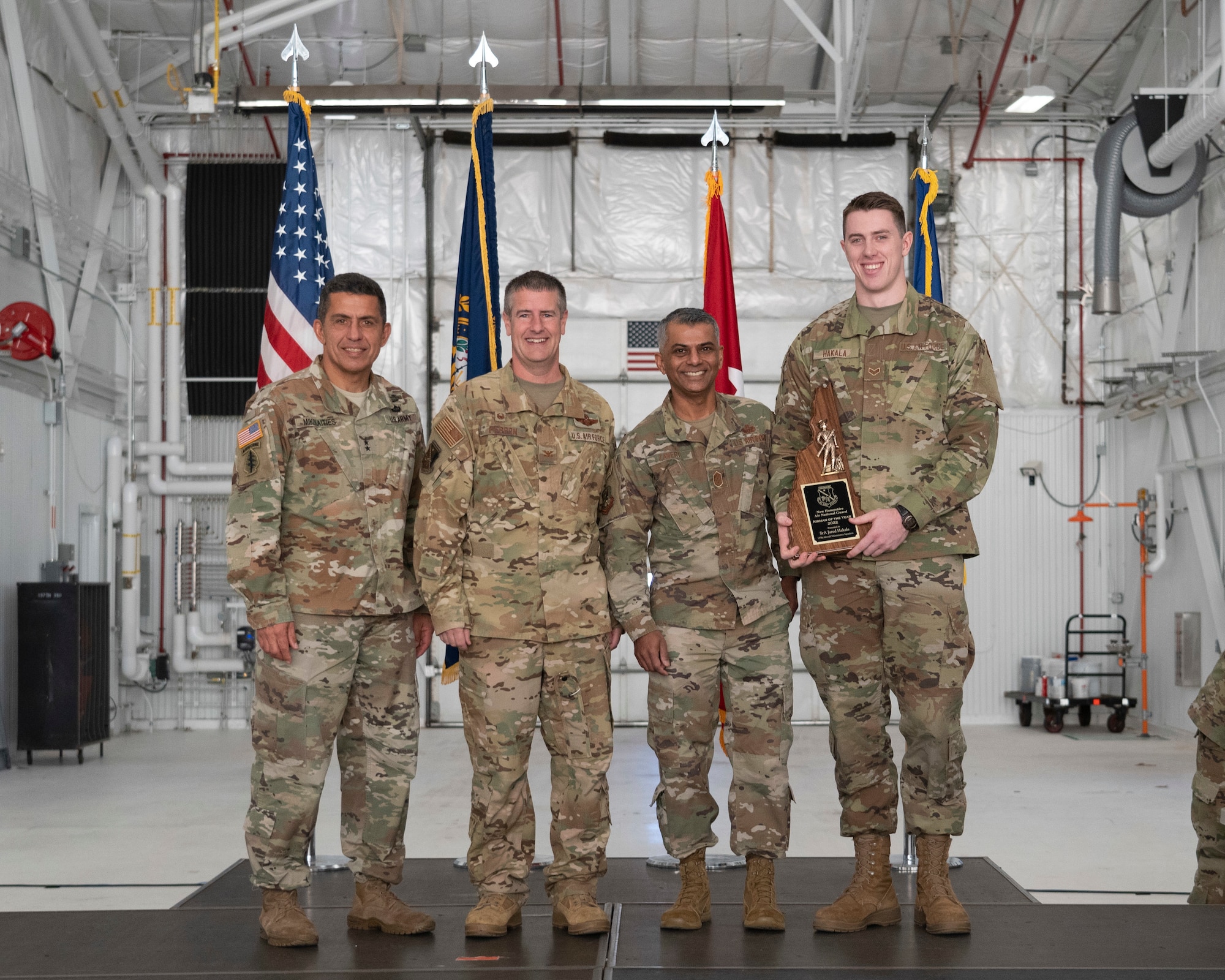 Airmen receives award