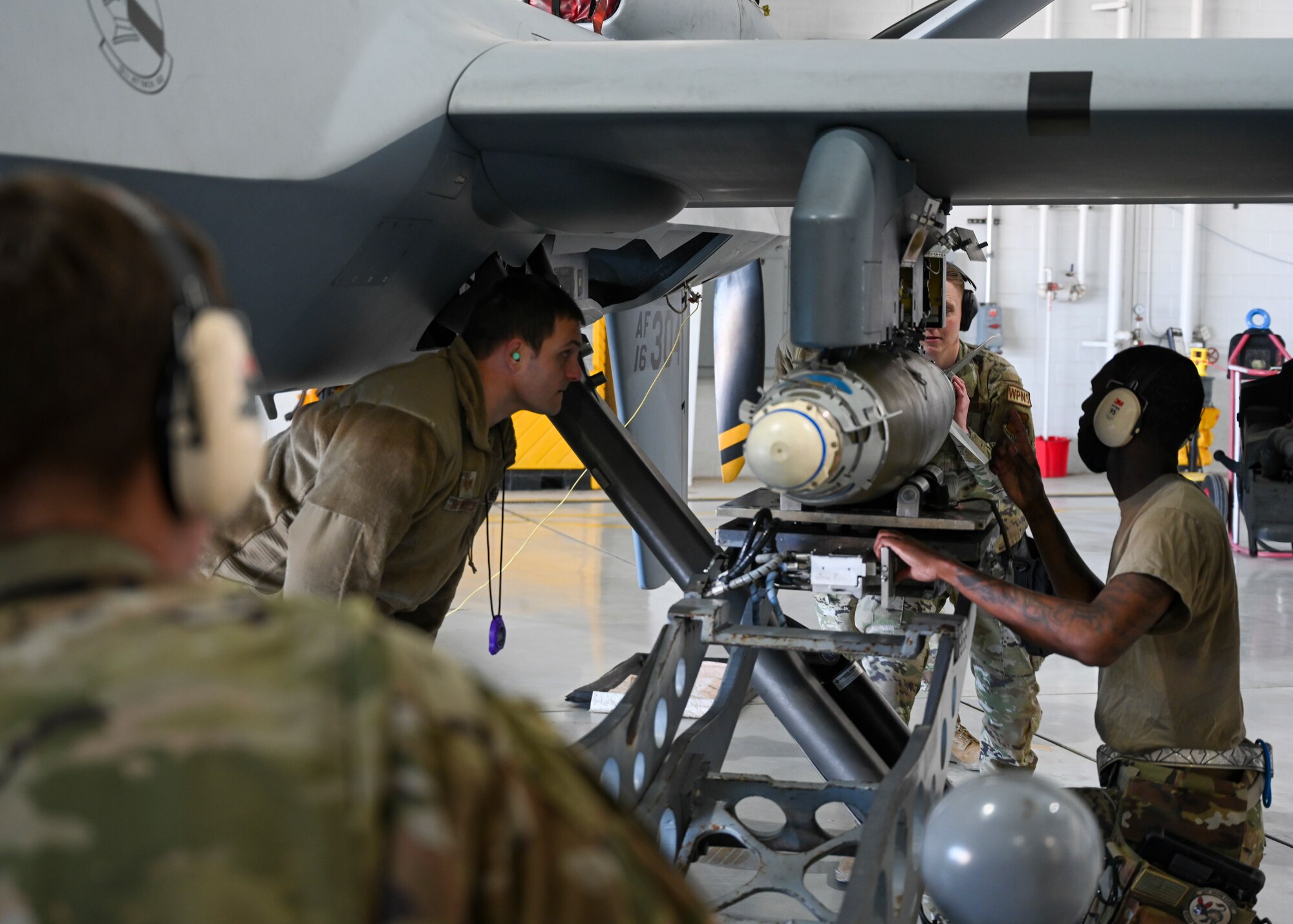 49th Wing hosts 2021 4th quarter weapons load competition