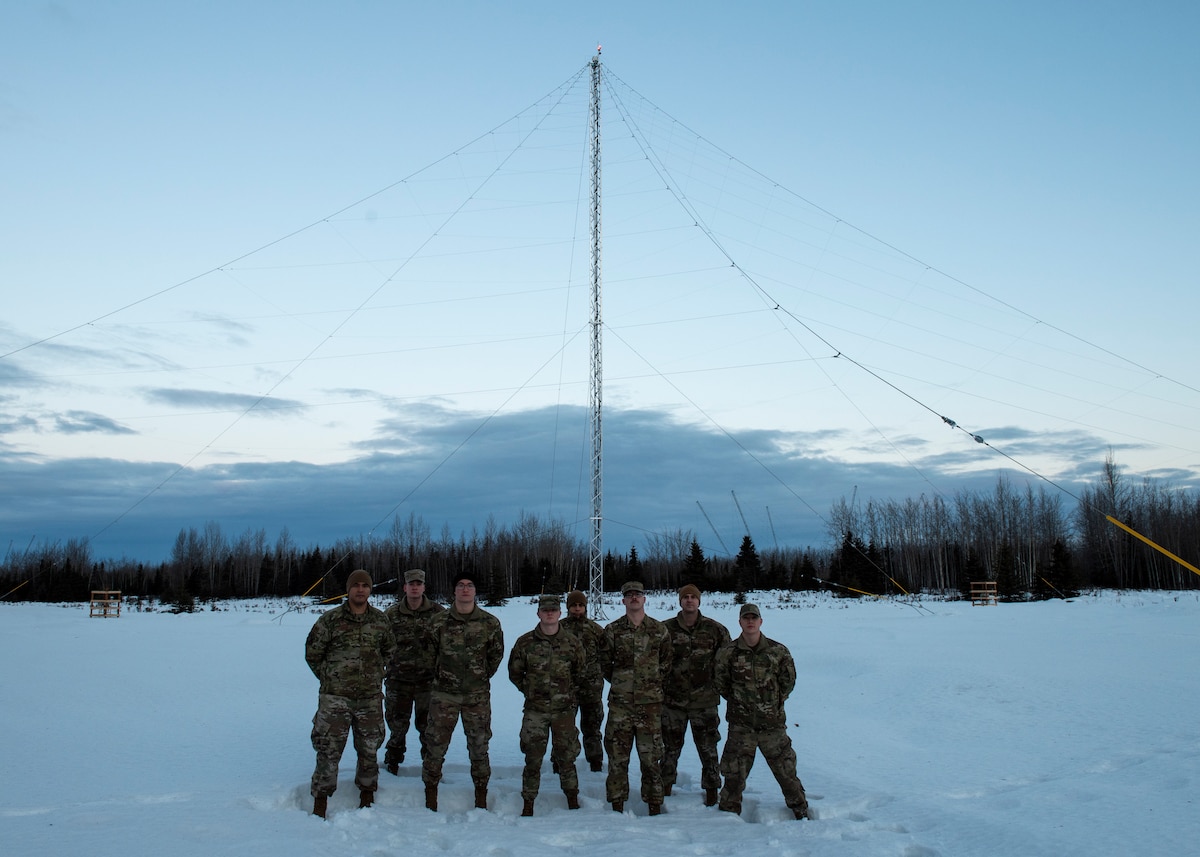 【USED】 MILITARY COMMUNICATIONS Edited 97 USED】 MILITARY COMMUNICATIONS Edited 97 Army Radio In