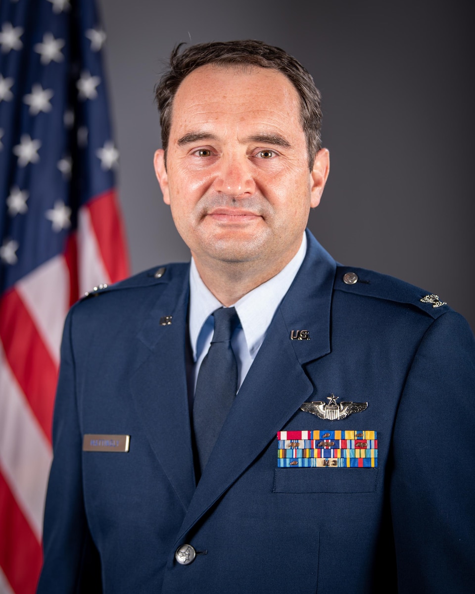 Photo of the 403rd Wing vice commander.