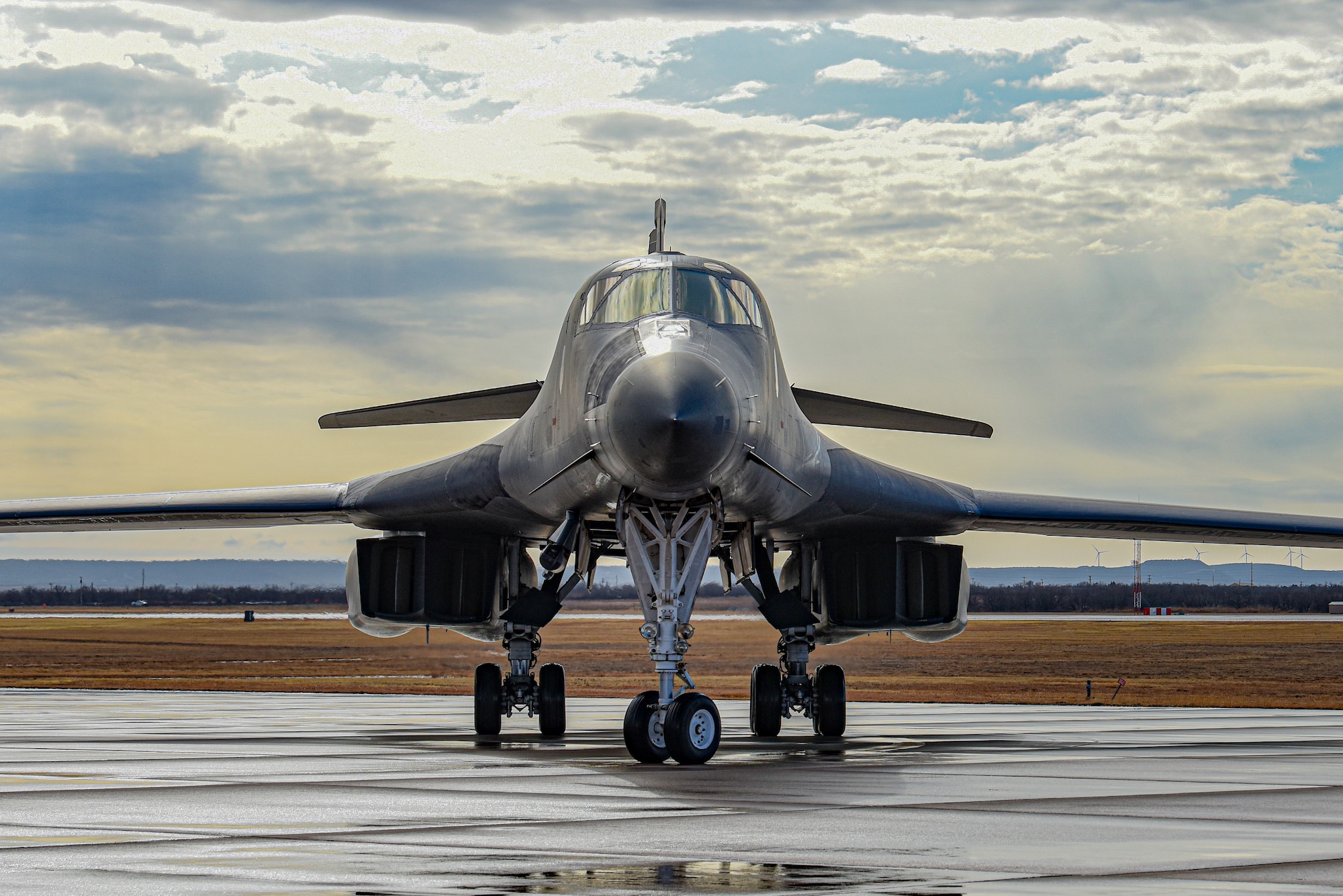 A B-1B Lancer taxis on the flightline after completing a Continental United States to Continental United States joint Large Force Exercise alongside the Japanese Air Self-Defense Force at Dyess Air Force Base, Texas, Jan. 11, 2022. They executed a 30 hour two-ship CONUS to CONUS mission. (U.S. Air Force photo by Airman 1st Class Ryan Hayman)