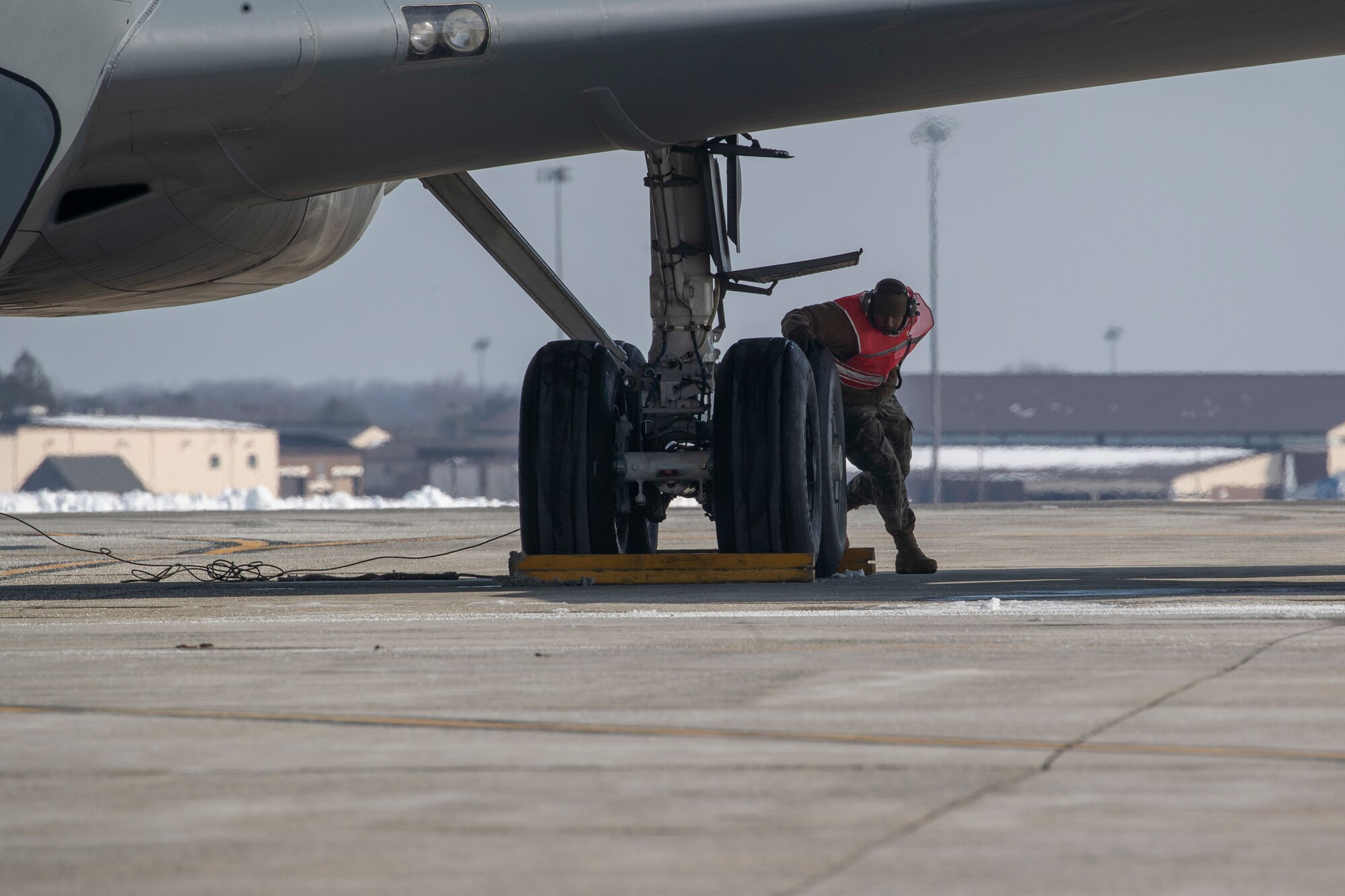 New Jersey Air National Guard Airmen take part in a Agile Combat Employment (ACE) demonstration on Joint Base McGuire-Dix-Lakehurst, N.J., Feb. 1, 2022. The New Jersey Air National Guard's 177th Fighter Wing and 108th Wing recently validated ACE capabilities in partnership with the Puerto Rico Air National Guard's 156th Wing to showcase their ability operate in a remote location with a small contingence of Airman to recover, turn and launch airpower capabilities. (U.S. Air National Guard photo by Master Sgt. Matt Hecht)
