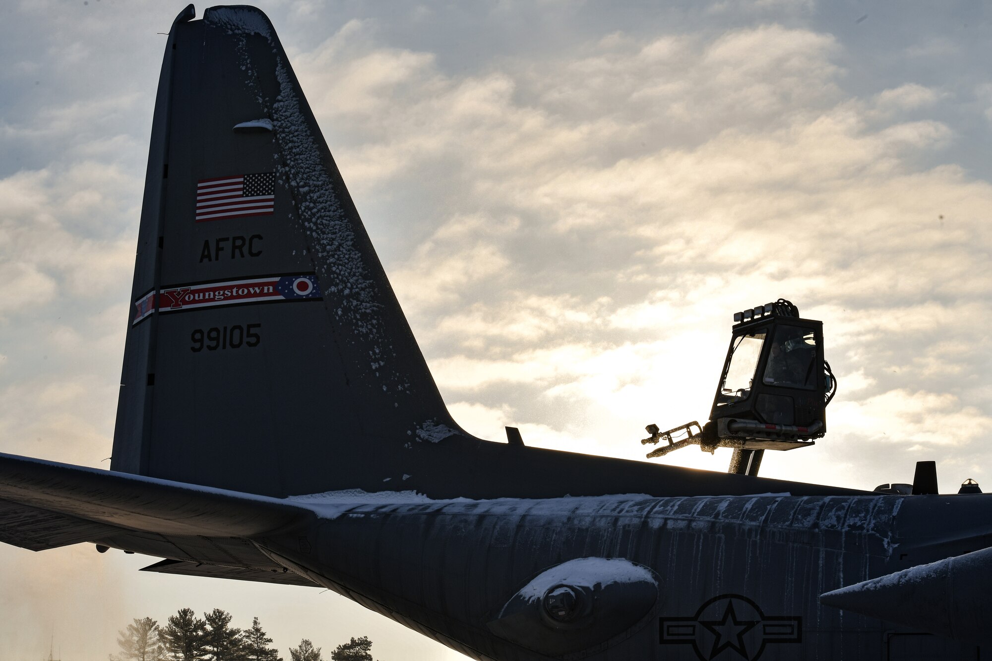 Crew chiefs assigned to the 910th Aircraft Maintenance Squadron removed snow and ice from the 910th Airlift Wing’s fleet of Lockheed Martin C-130H Hercules aircraft, Feb. 6, 2022, on the YARS flightline. The area experienced a level one snow emergency days prior to the February Unit Training Assembly which added 11 inches of new snow to their previous 5 inches of accumulation.