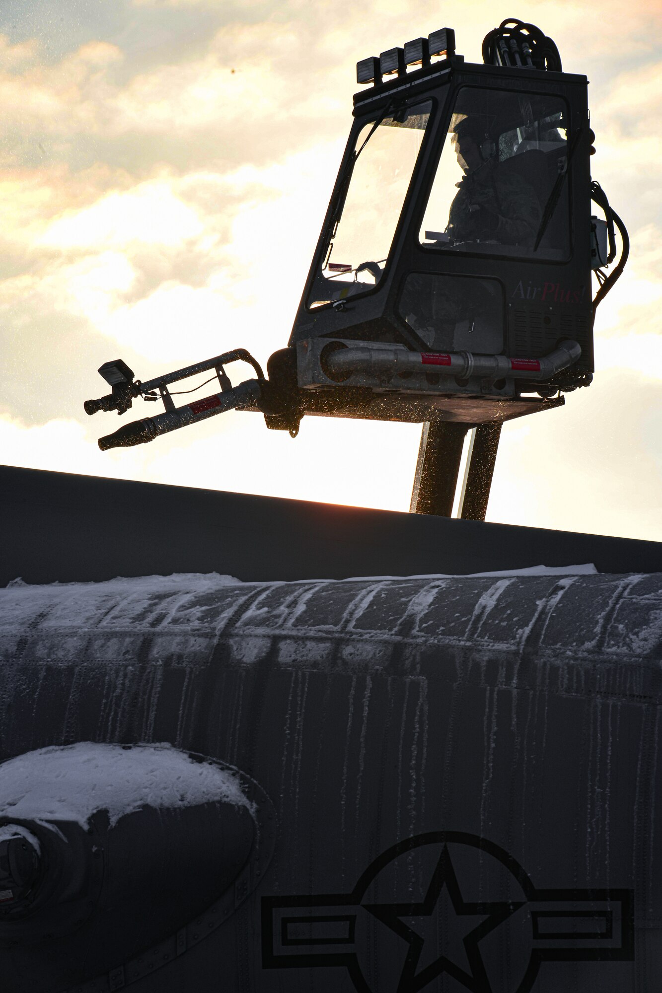Crew chiefs assigned to the 910th Aircraft Maintenance Squadron removed snow and ice from the 910th Airlift Wing’s fleet of Lockheed Martin C-130H Hercules aircraft, Feb. 6, 2022, on the YARS flightline. The area experienced a level one snow emergency days prior to the February Unit Training Assembly which added 11 inches of new snow to their previous 5 inches of accumulation.