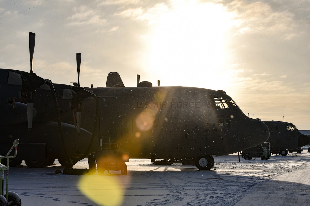 Crew chiefs assigned to the 910th Aircraft Maintenance Squadron removed snow and ice from the 910th Airlift Wing’s fleet of Lockheed Martin C-130H Hercules aircraft, Feb. 6, 2022, on the YARS flightline. The area experienced a level one snow emergency days prior to the February Unit Training Assembly which added 11 inches of new snow to their previous 5 inches of accumulation.