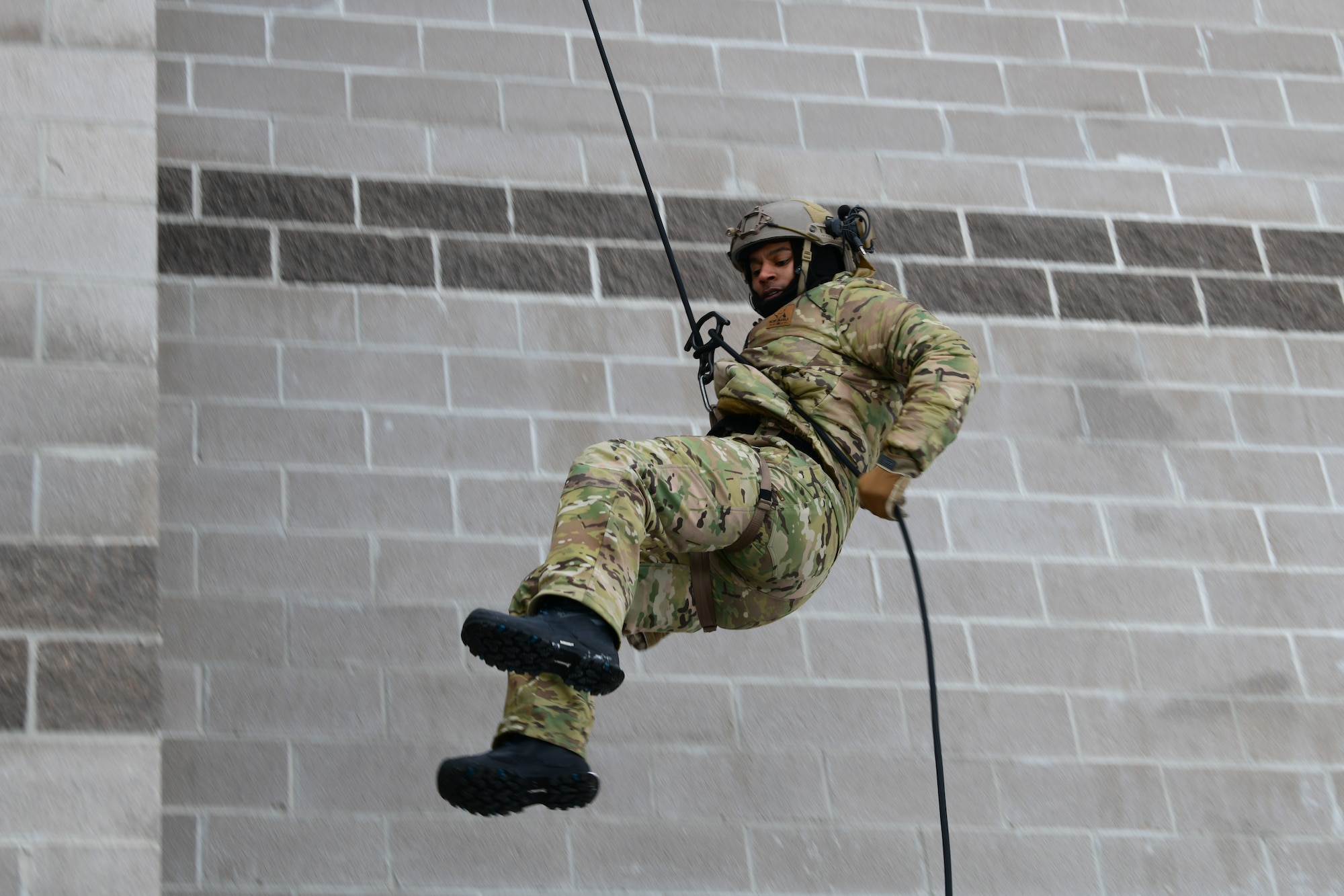 rappelling training course