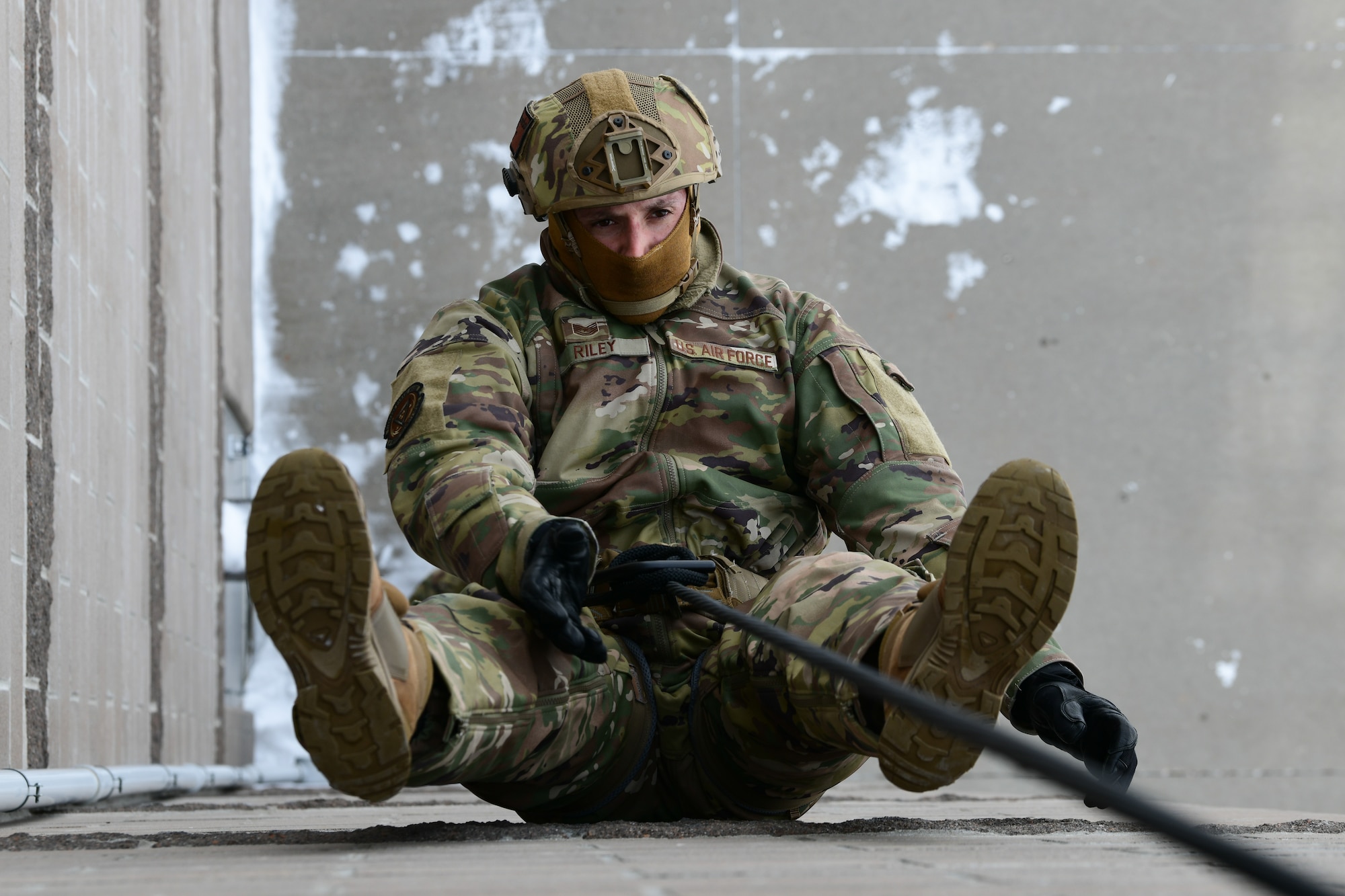 rappelling training course