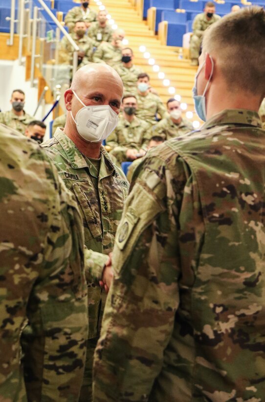 Gen. Christopher G. Cavoli meets with the 82nd Airborne Division in Poland