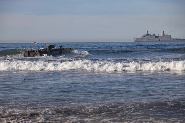 USS Anchorage, 1st Marine Division Exercise Waterborne Capabilities of ACVs