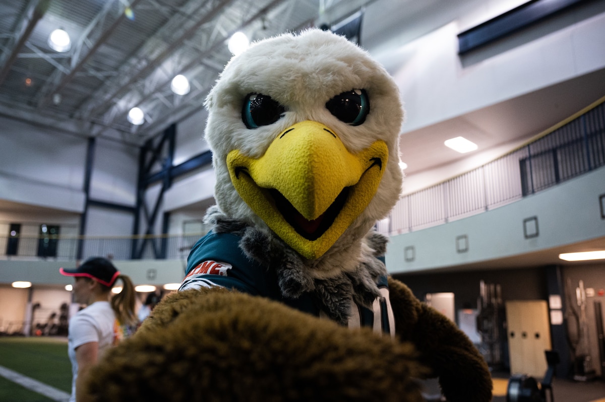 National Football League’s (NFL) Philadelphia Eagles mascot ‘Swoop’ poses for a photo during Pro Blitz Alaska on Eielson Air Force Base, Alaska, Feb. 11, 2022.