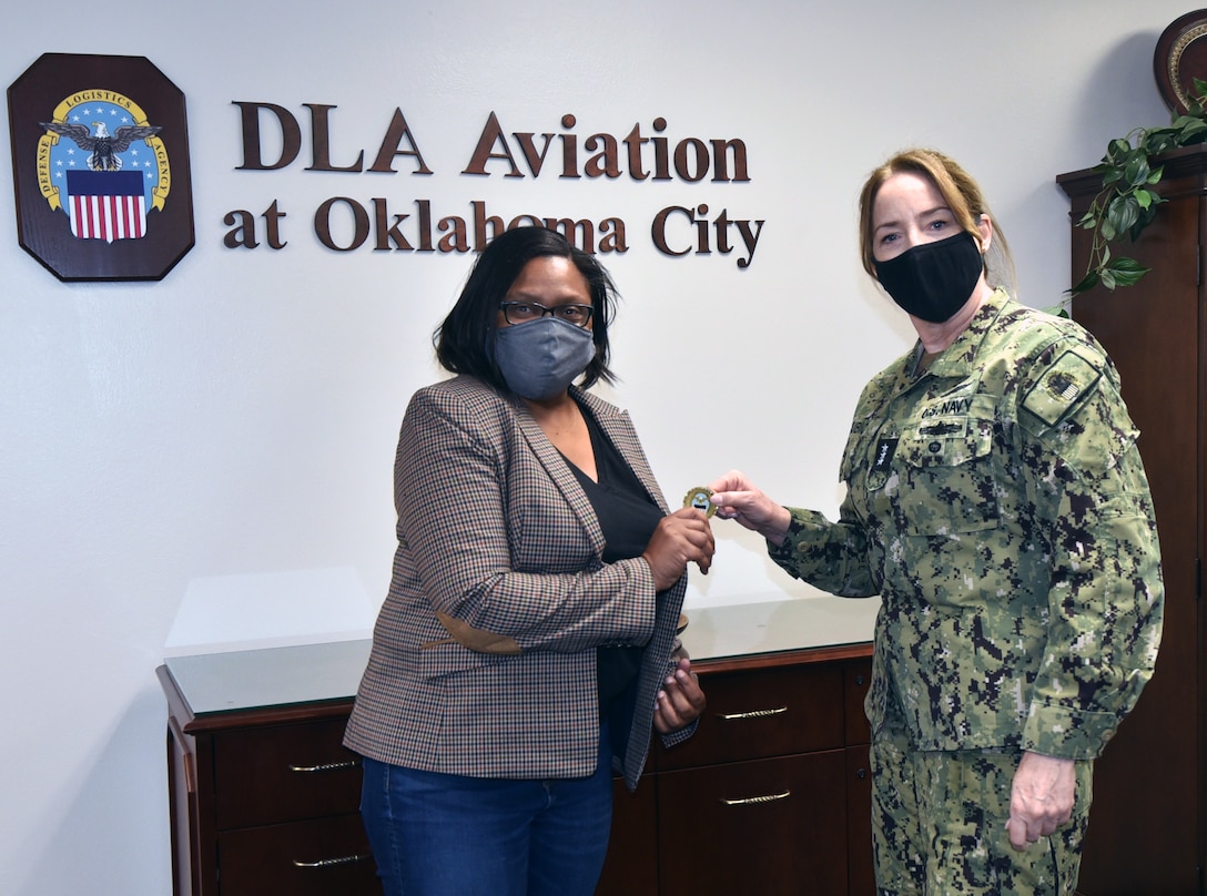 Director visits DLA Aviation at OKC