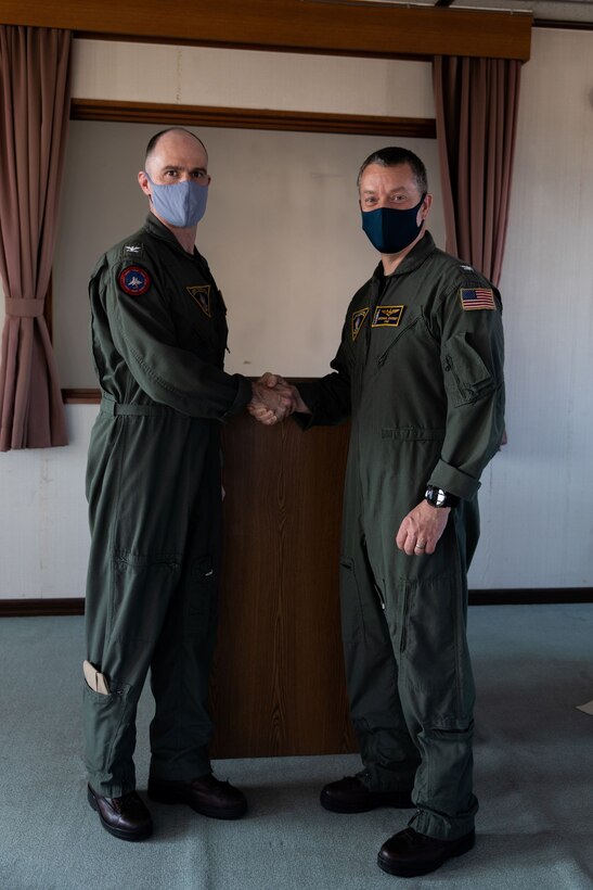 新しい旅立ち：CVW-5司令官交代式