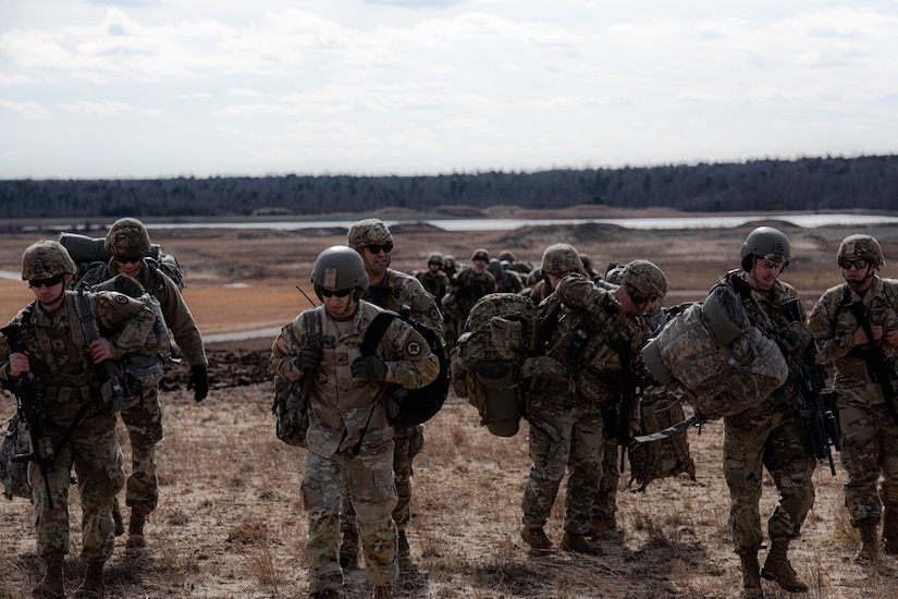 Soldiers link up exit LZ during air assault training