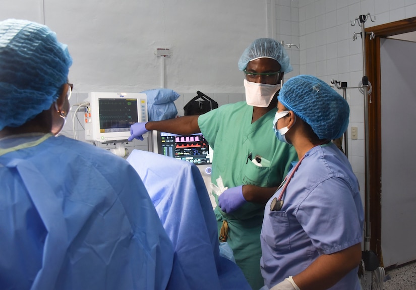 Army Reserve soldiers conduct surgeries at local Honduran hospital