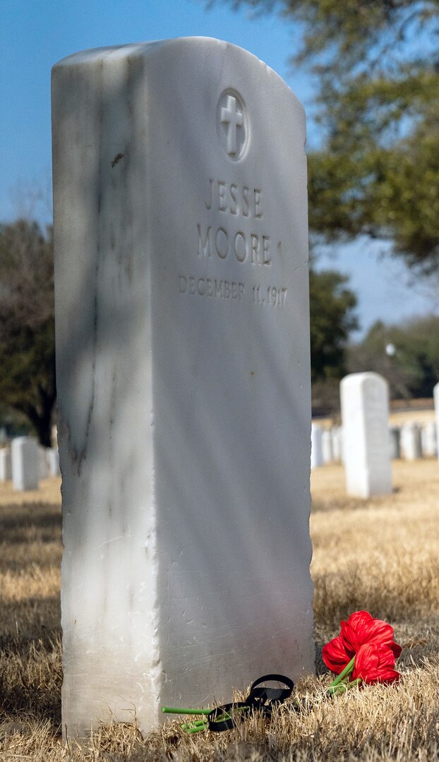 Interpretative marker for Houston Riot graves unveiled at Fort Sam Houston National Cemetery