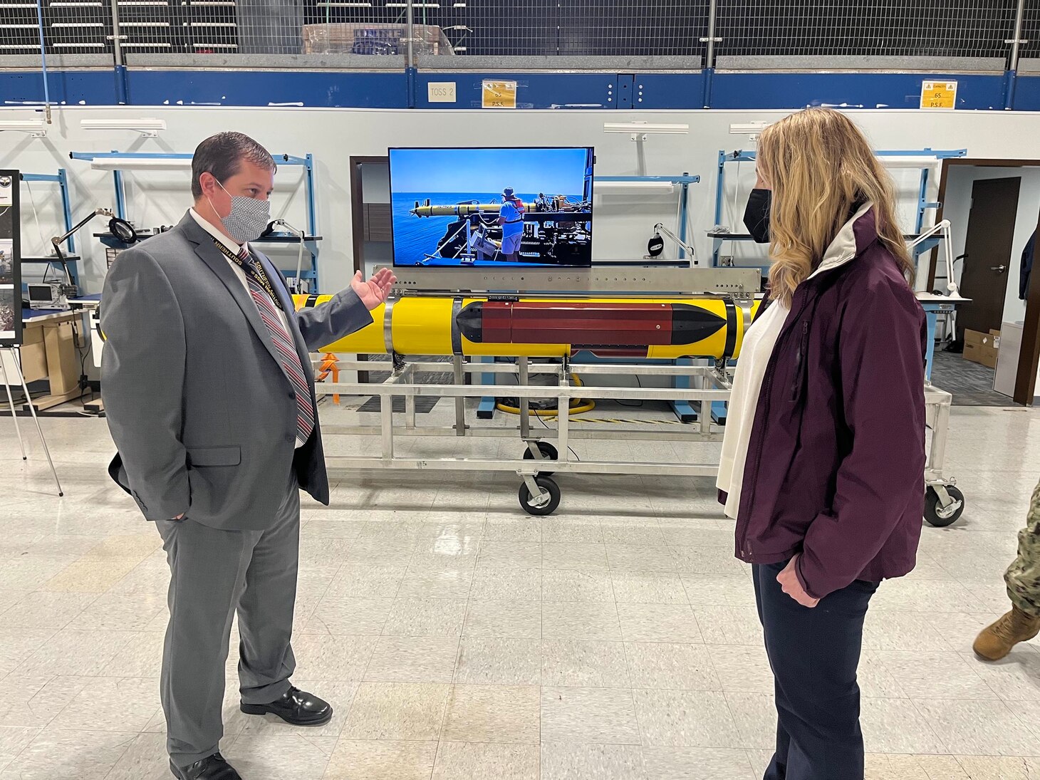 Mr. Eric Bond, Naval Oceanographic Office N94, briefs Ocean Operations UUV Center’s mission to the Honorable Meredith Berger, Assistant Secretary of the Navy for Energy, Installations and Environment and performing the duties of the Under Secretary of the Navy during her visit to Naval Oceanography and Meteorology Command (NMOC) at NASA Stennis Space Center, Mississippi, Feb. 3, 2022. Naval Meteorology and Oceanography Command directs and oversees more than 2,500 globally-distributed military and civilian personnel who collect, process and exploit environmental information to assist Fleet and Joint Commanders in all warfare areas to make better decisions faster than the adversary.