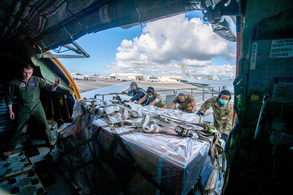 48th Aerial Port Squadron trains with 735th Air Mobility Squadron ...