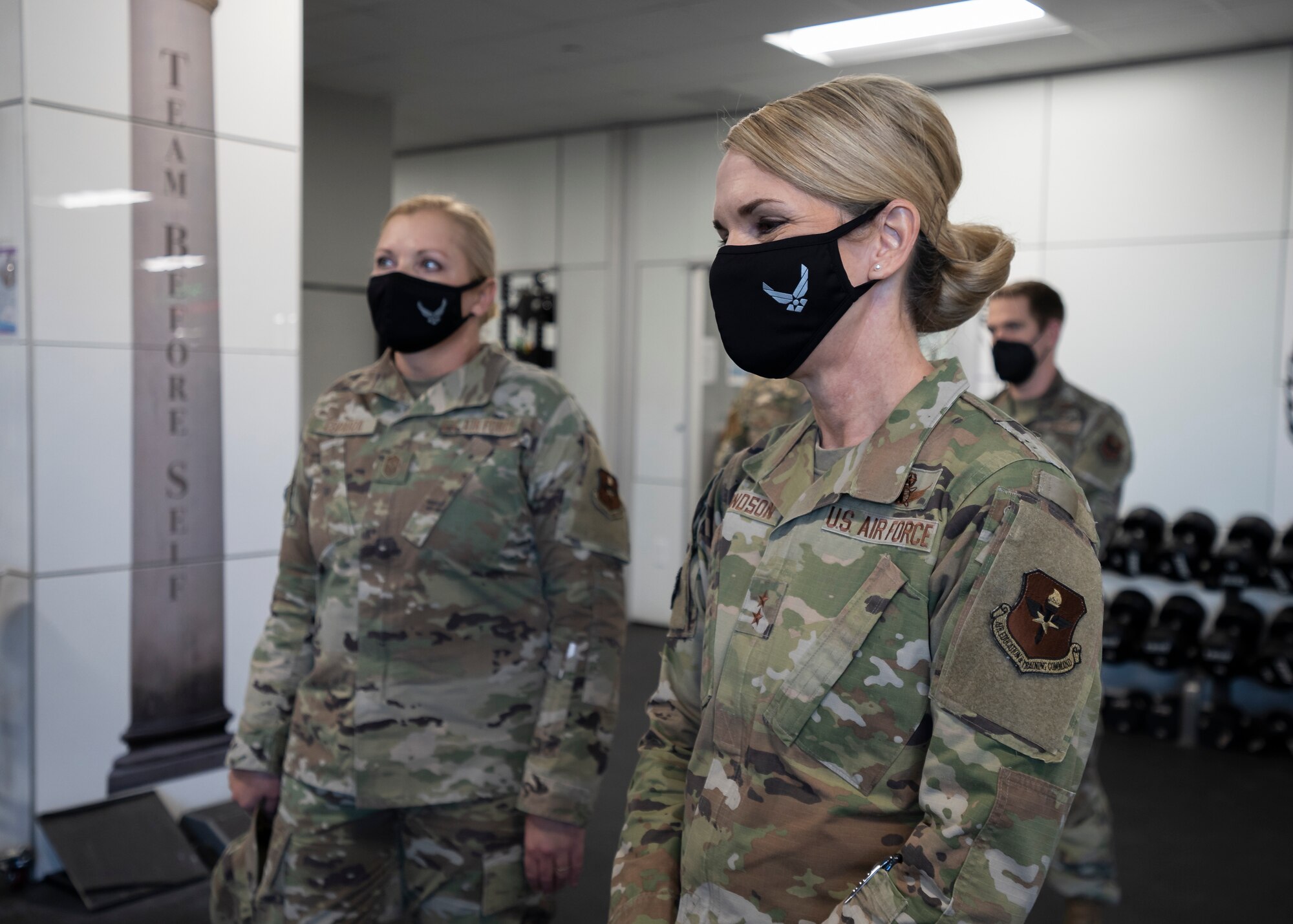 Leaders from 2nd Air Force, the 17th Training Wing, 81st
Training Wing and 82nd Training Wing gathered at the
Special Warfare Training Wing to observe how the SW
Training Group and Human Performance Support Group
leverages technological advances and research
capabilities to advance force development across AETC
training pipelines.