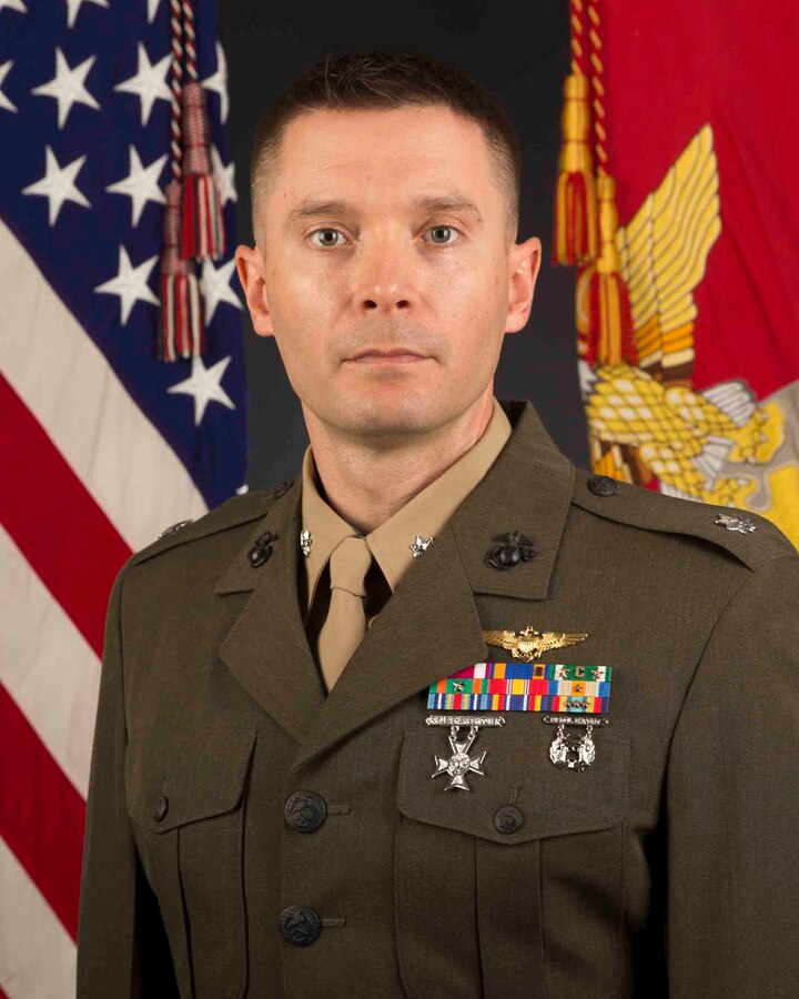 Command photo for LtCol Scott W. Symons