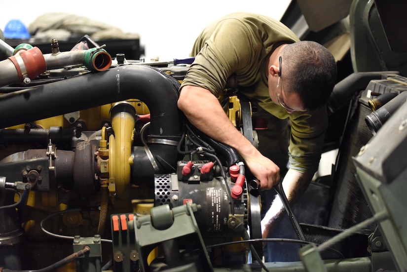 UTES vehicle maintainers keep Michigan National Guard rolling