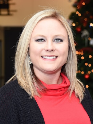 Daphne Thompson received the Installation Support and Program Management Directorate's 2021 Difference Maker Award. Thompson, a project manager with the Furnishings Program, has been with Huntsville Center since January 2009.