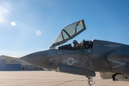 A-10 Thunderbolt II pilots with the 190th Fighter Squadron, Idaho Air National Guard, train with F-35 Lightning II pilots from the Marine Fighter Attack Squadron (VMFA) 225 at Gowen Field, Boise, Idaho, Jan. 7-9, 2022.