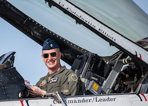 Photo Lt. Col. Justin "Astro" Elliott, United States Air Force Air Demonstration Squadron "Thunderbirds" commander