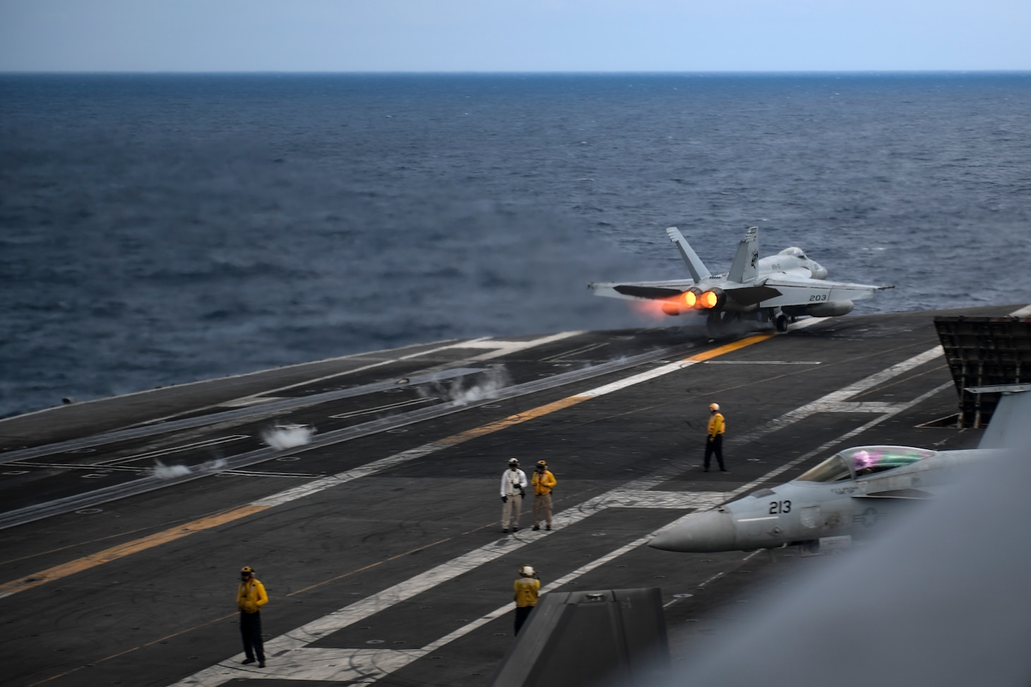 An F/A-18E Super Hornet, assigned to the “Stingers” of Strike Fighter Squadron (VFA) 113, launches off the flight deck Nimitz-class aircraft carrier USS Carl Vinson (CVN 70), Jan. 15, 2022.