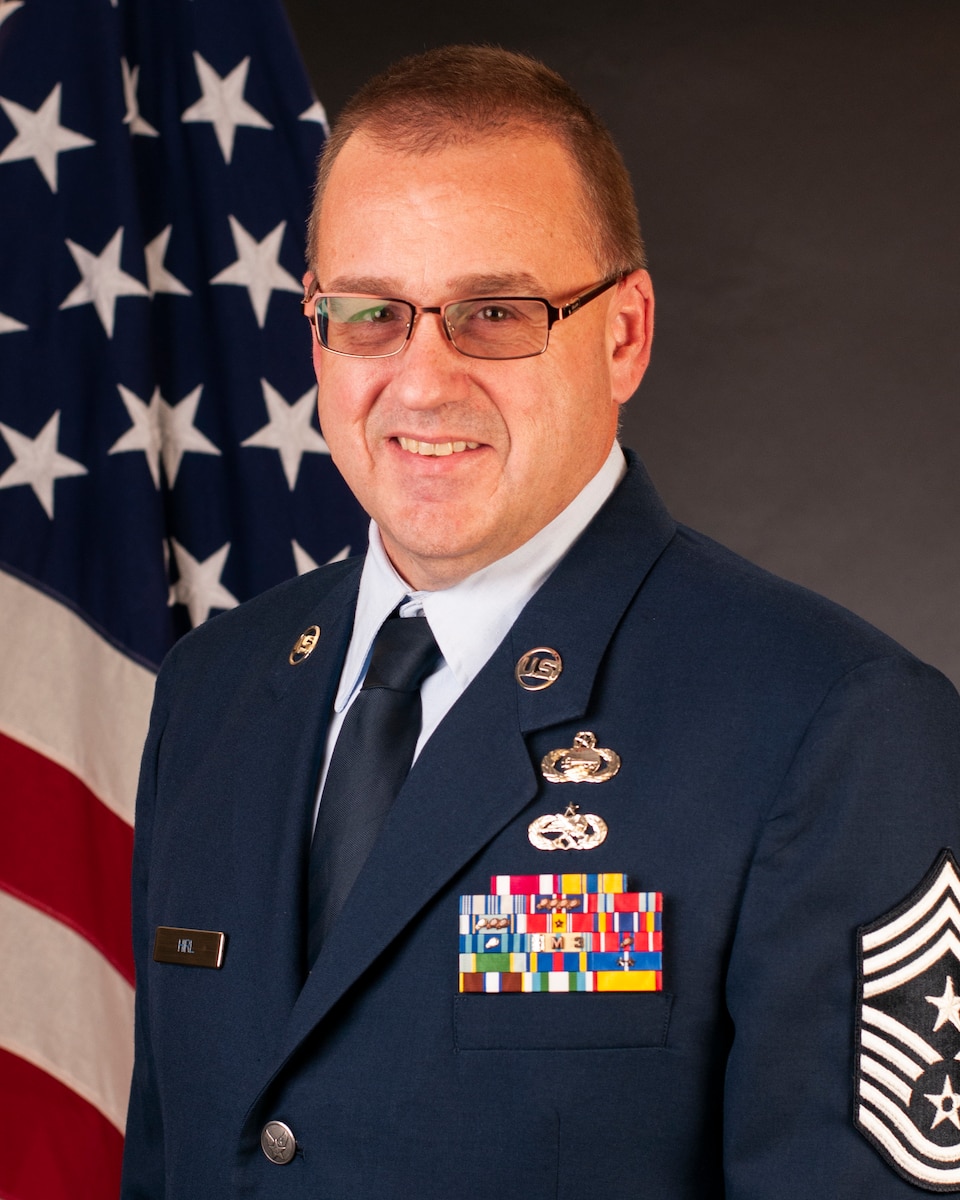 Official photo for CHIEF MASTER SERGEANT CHRISTOPHER T. HIRL