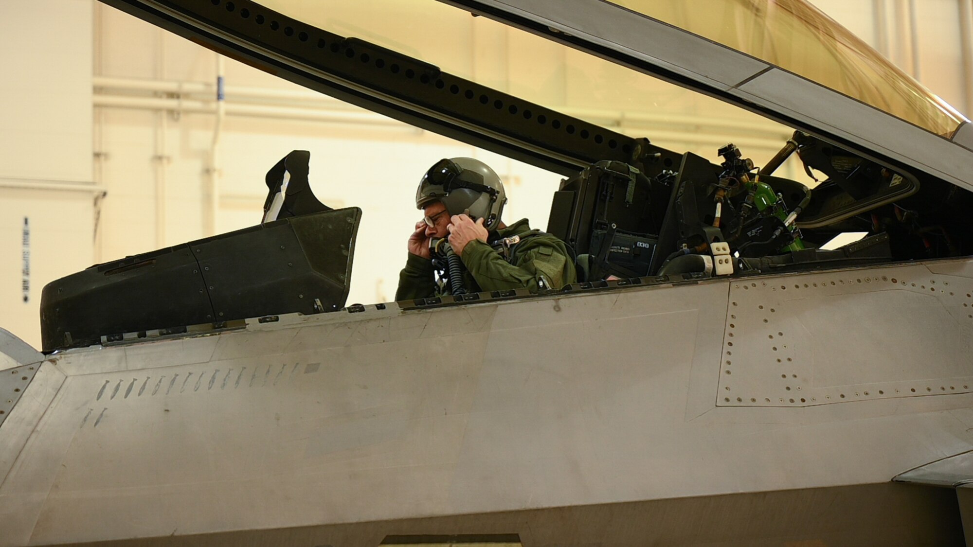PACAF commander prepares to taxi in an F-22 Raptor aircraft.