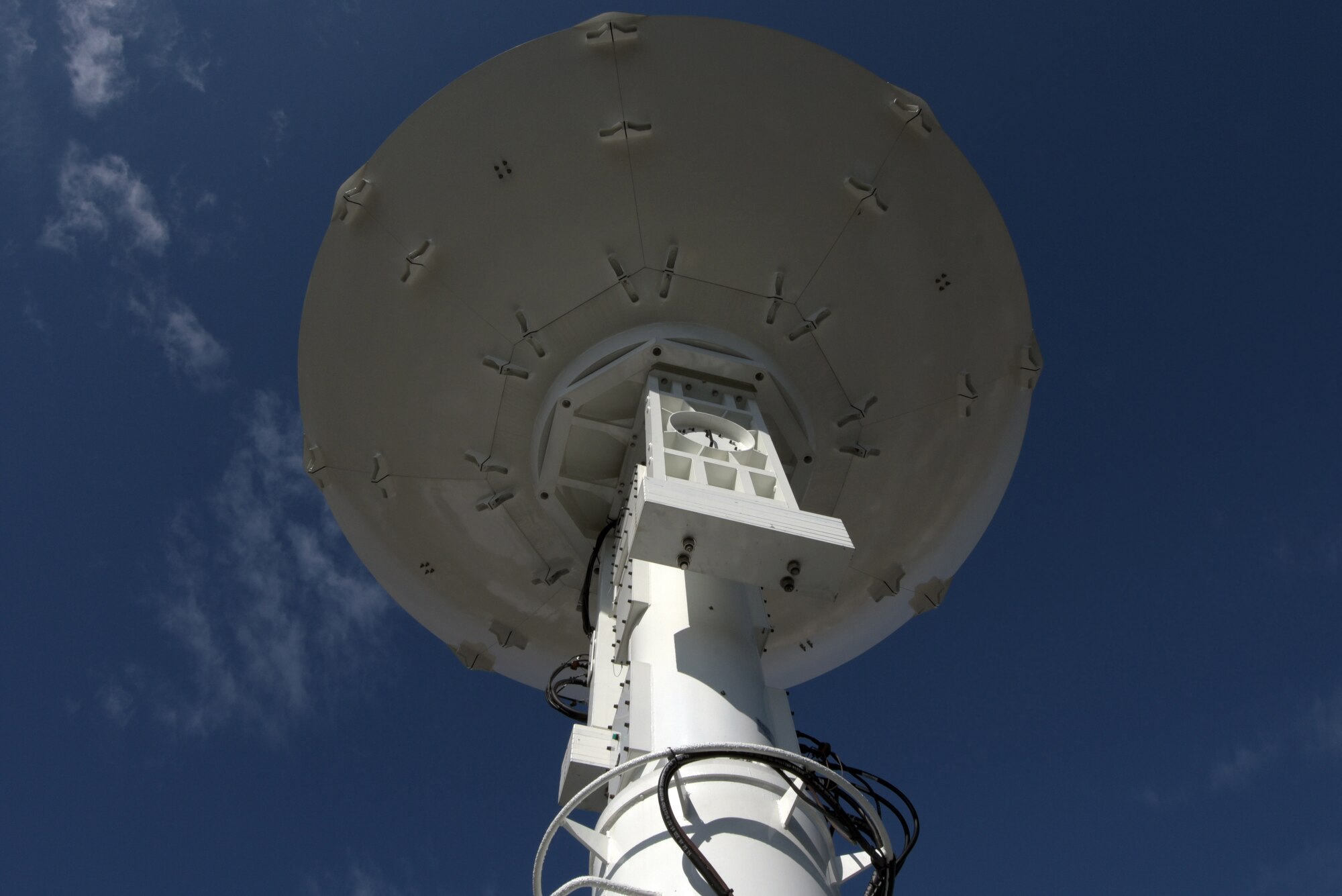 Antenna dish