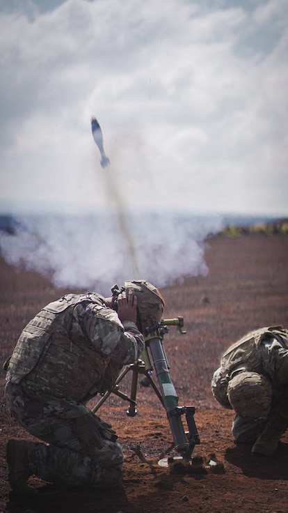 ‘Go for Broke’ Mortars Fly High at Pohakuloa Training Area