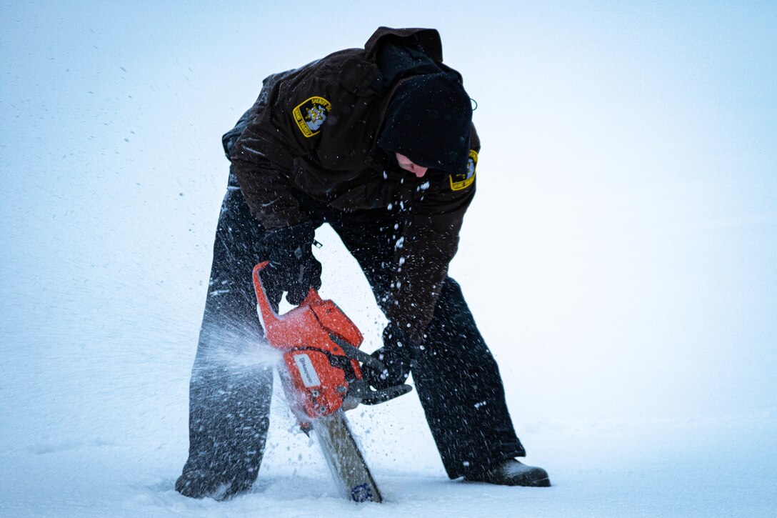 Northern Strike “Ice bath:” military, local emergency responders team up for hypothermia training