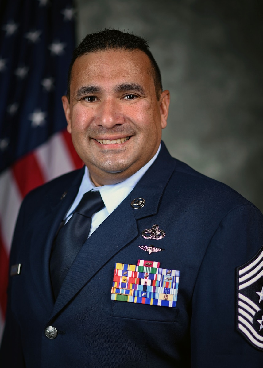 A standard U.S. Air Force official portrait of Command Chief Master Sgt. Raymond Robles.