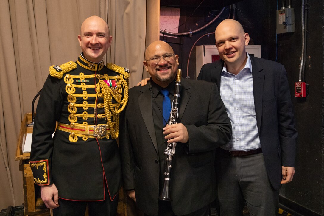 "The President's Own" began its 2022 concert season on Jan. 23 with a special return appearance by Ricardo Morales, principal clarinetist of the Philadelphia Orchestra. Morales performed Jacob Bancks' new Concerto for Clarinet and Orchestra commissioned in part by the Marine Chamber Orchestra.

Program & Notes: https://www.marineband.marines.mil/Portals/175/Docs/Programs/012322.pdf

(U.S. Marine Corps photo by SSgt. Chase Baran/Released)