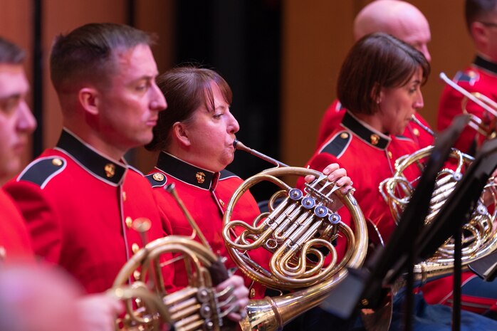 "The President's Own" began its 2022 concert season on Jan. 23 with a special return appearance by Ricardo Morales, principal clarinetist of the Philadelphia Orchestra. Morales performed Jacob Bancks' new Concerto for Clarinet and Orchestra commissioned in part by the Marine Chamber Orchestra.

Program & Notes: https://www.marineband.marines.mil/Portals/175/Docs/Programs/012322.pdf

(U.S. Marine Corps photo by SSgt. Chase Baran/Released)