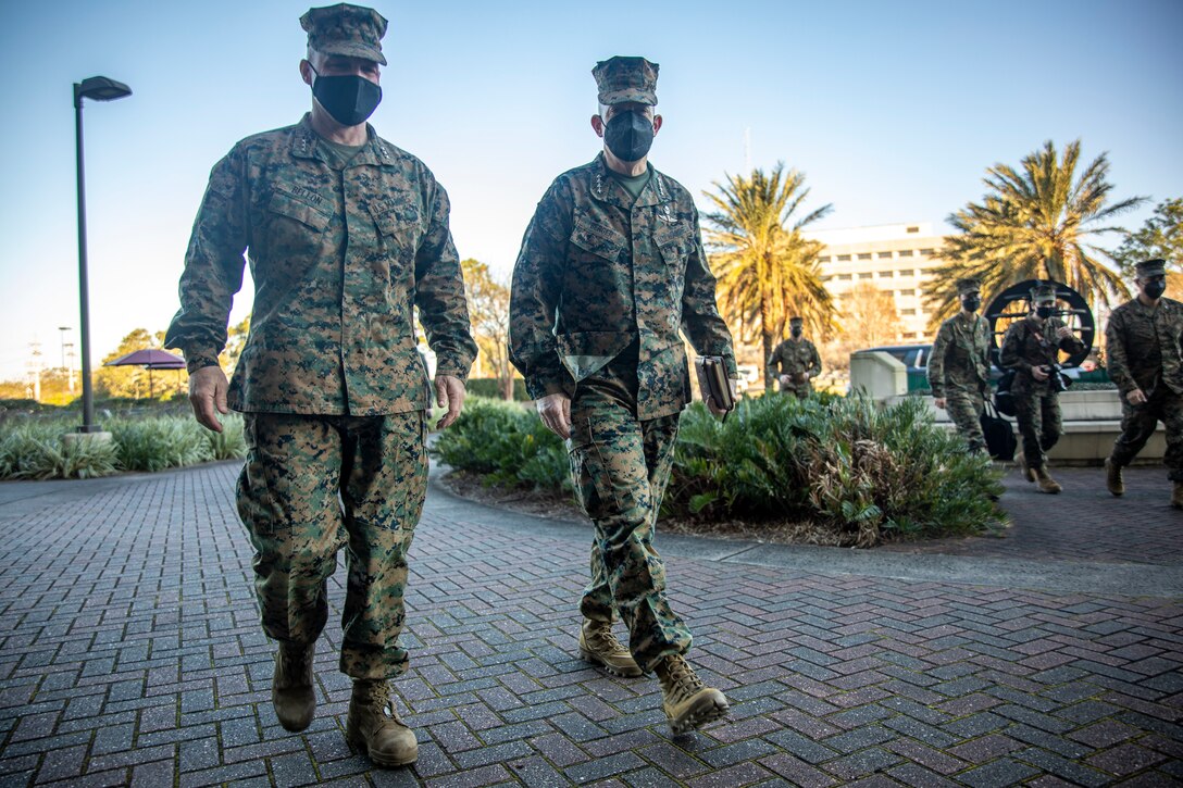 38th Commandant of the Marine Corps visits Marine Forces Reserve leadership and Marines; discusses force design, talent management, and retention in a town hal