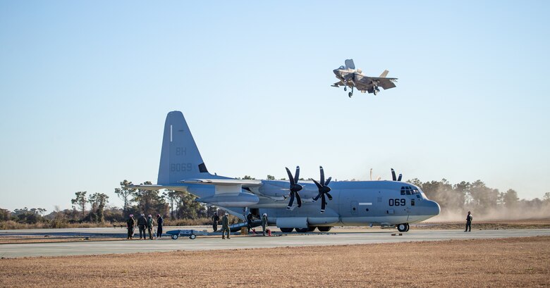 Secretary of the Navy Carlos Del Toro visited Marine Corps Auxiliary Landing Field (MCALF) Bogue, North Carolina, Jan. 27, 2022. While at MCALF Bogue, Del Toro met with II Marine Expeditionary Force leadership and was given an Expeditionary Advanced Based Operations demonstration.