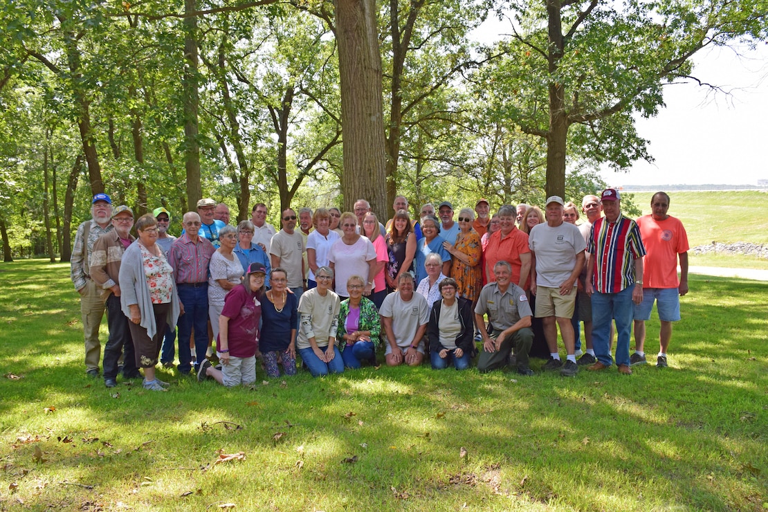 Lake Red Rock Volunteers