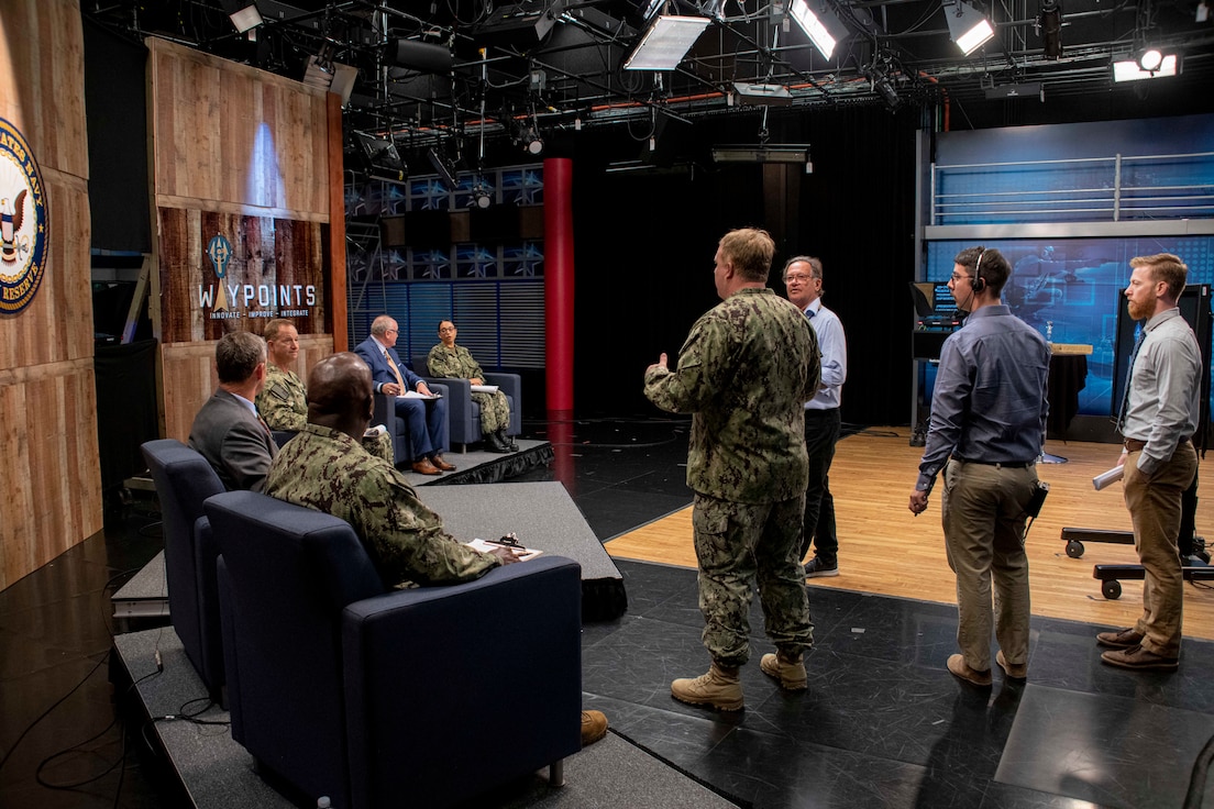 Chief of Navy Reserve Hosts i3 Waypoints Final Panel