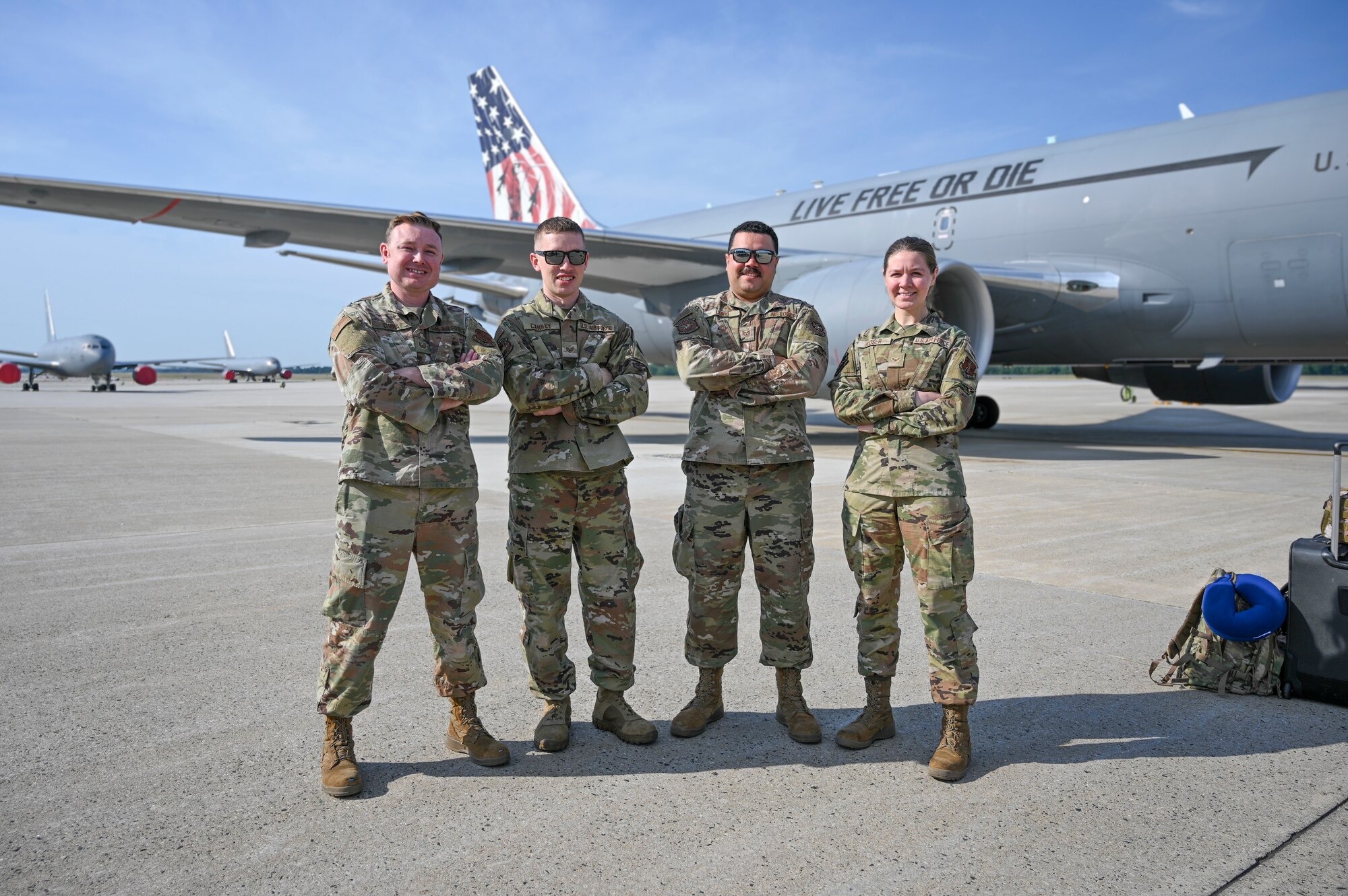 Flying colorsnew paint showcases Pease heritage > Air National Guard