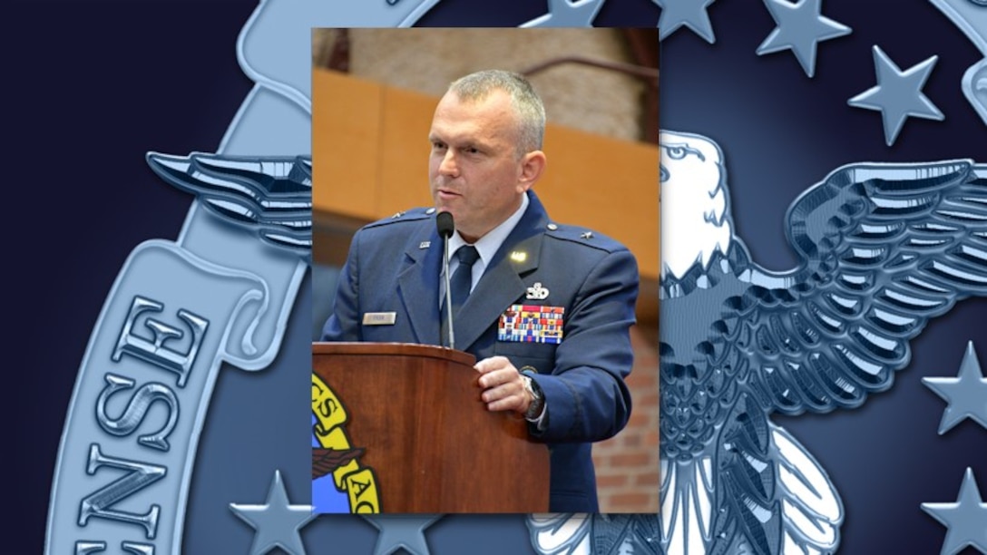 DLA Aviation welcomes its 34th commander during change of command ceremony