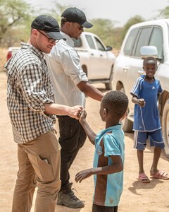 Civil affairs team continues enduring partnership in Azel Kheloway, Niger