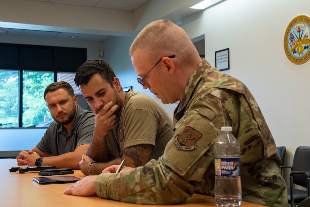 Members of Army Reserve and Air National Guard innovate through collaboration