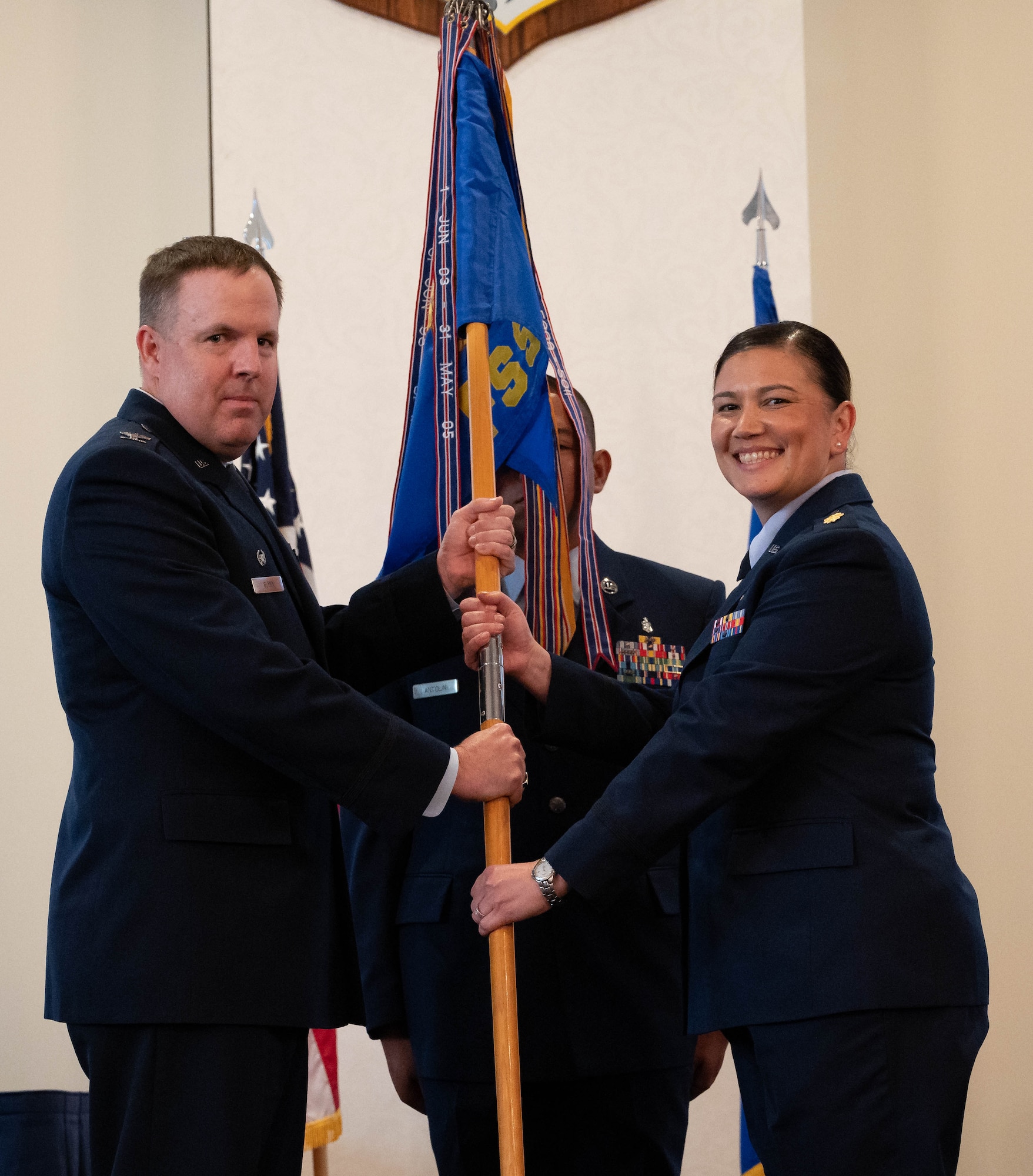 Airmen hold guideon