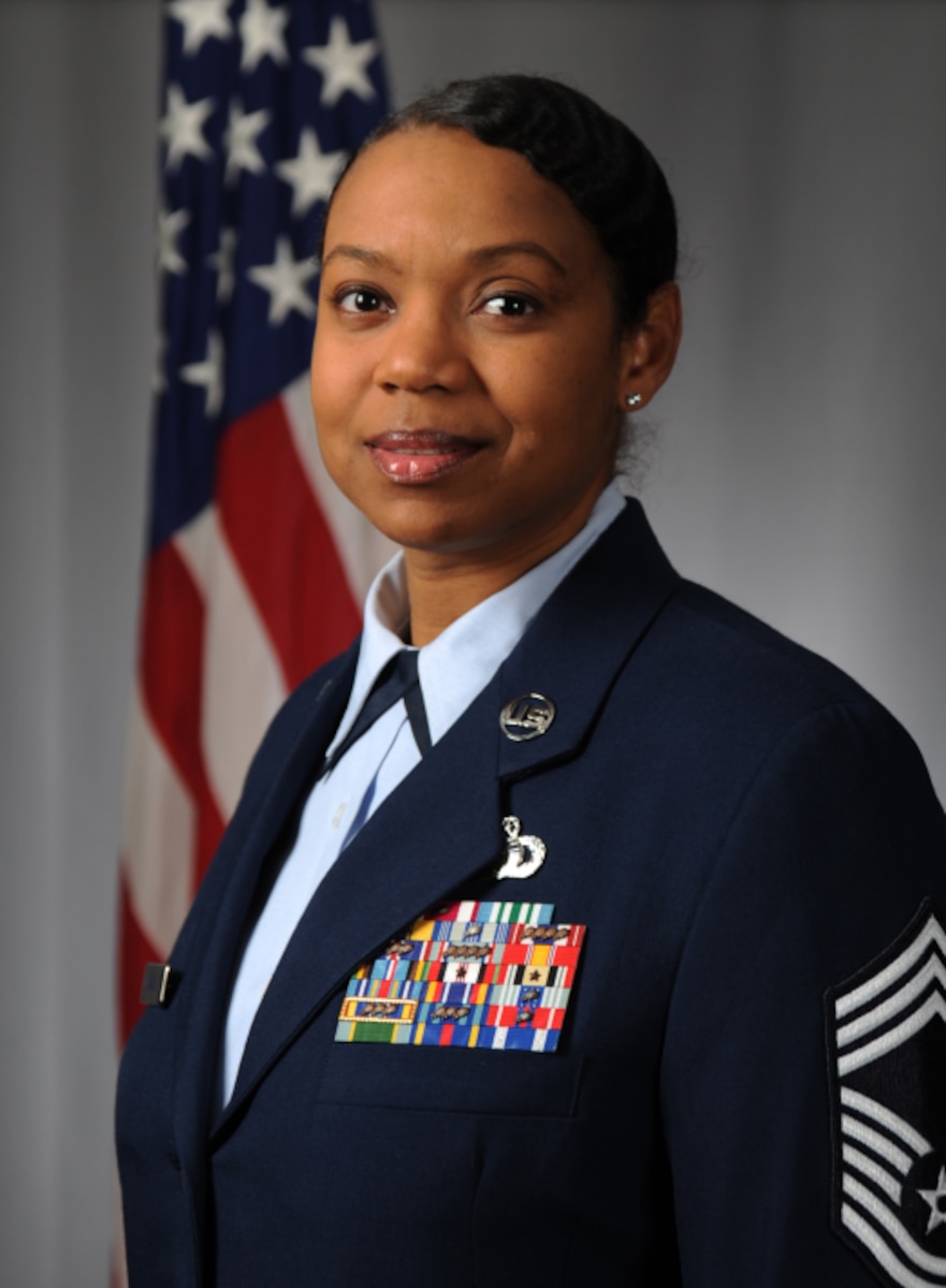 Official photo of CMSgt. Jennifer Nalls